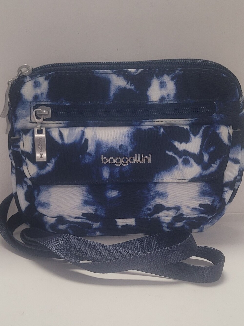 Baggallini Navy Tie-Dye Crossbody Bag